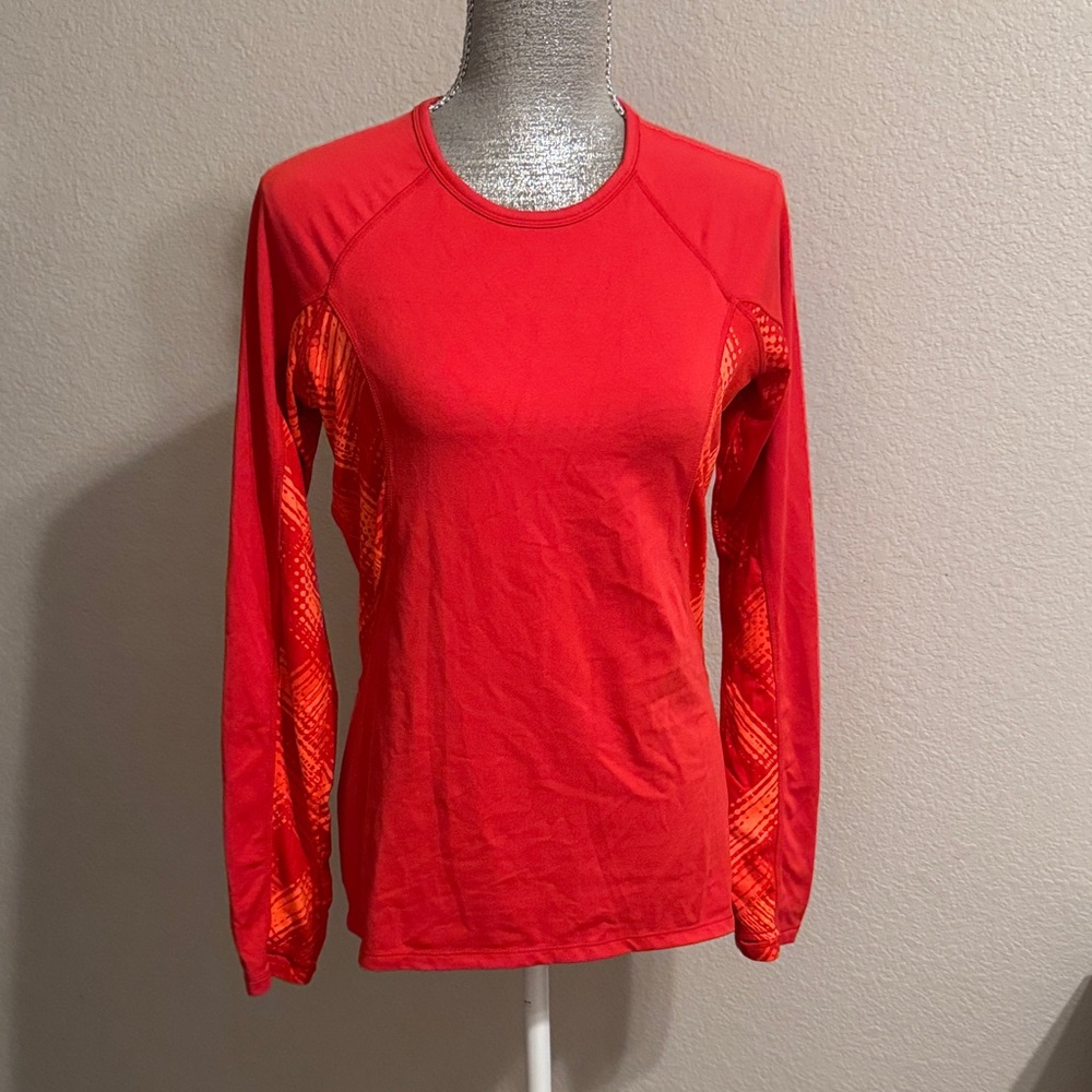 Athleta Red Long Sleeve‎ Tee with Patterned Sleeves